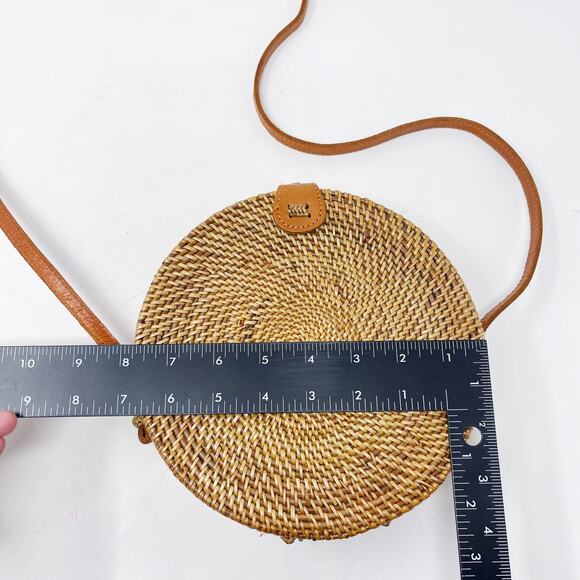 Mavis Round Rattan Crossbody Bag Boho Brown Tan Faux Leather Strap Summer Snap - Picture 14 of 15
